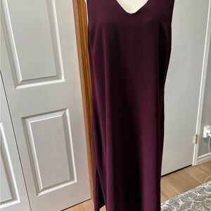 Elegant Sleeveless Burgundy Dress